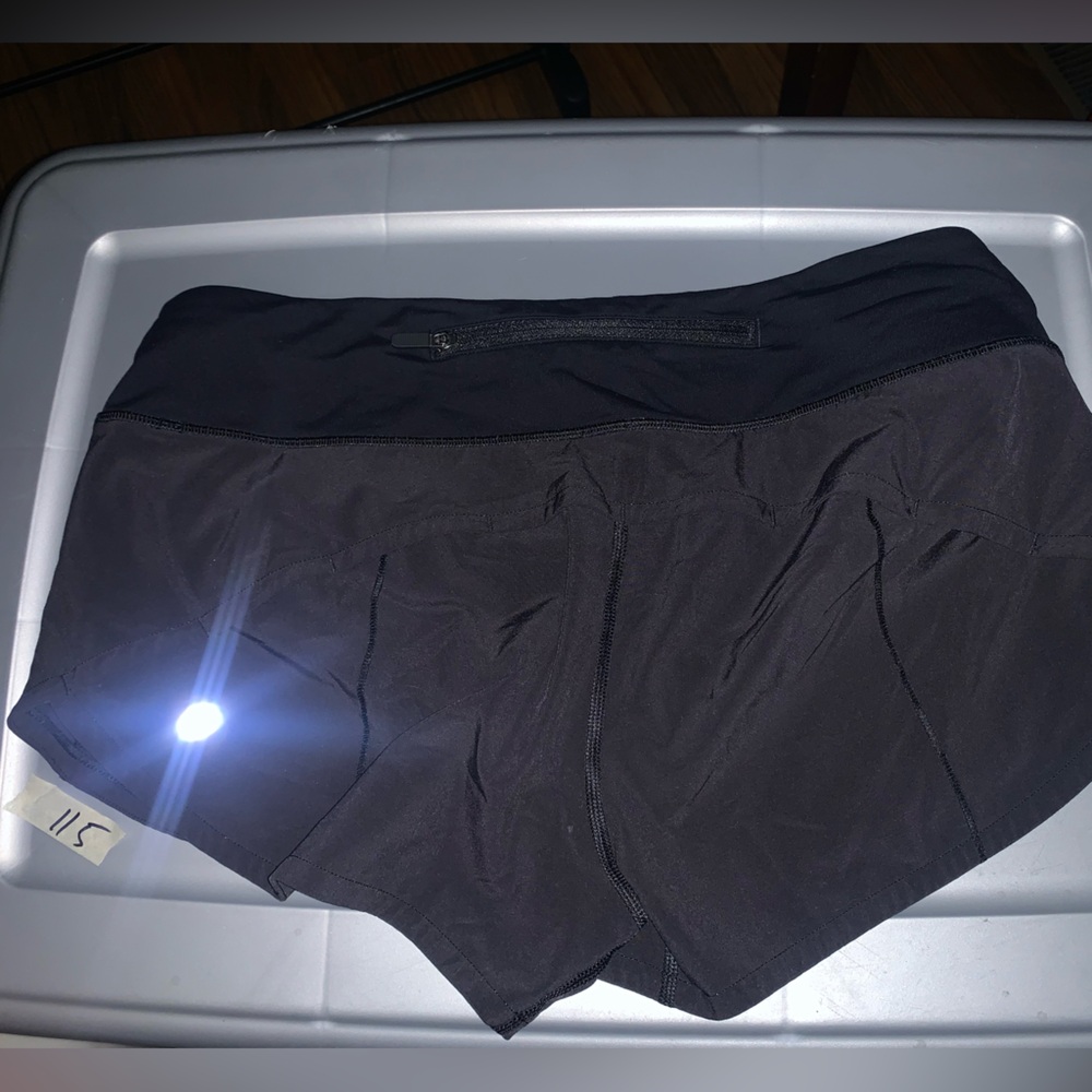2 pairs Lululemon size 6 shorts great condition - Picture 5 of 6